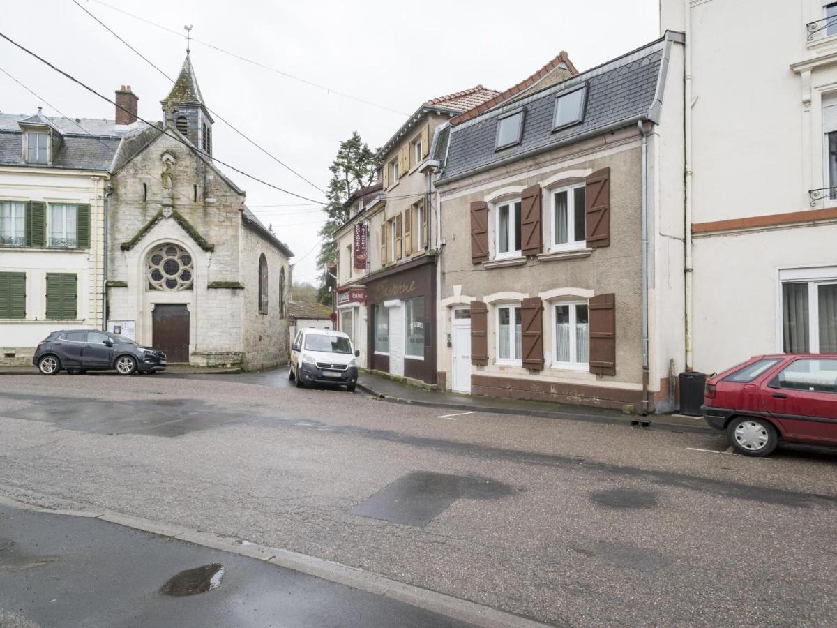 Lovely Holiday Home Near Joset Alain Dun-sur-Meuse Екстер'єр фото